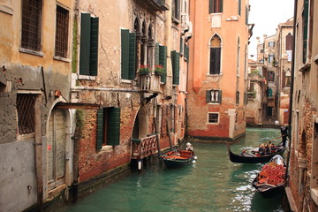venezia canale con gondole