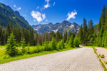 Beautiful scenery of the trail in Tatra mountains, Poland - obrazy, fototapety, plakaty