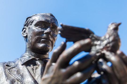 Bronzeskulptur vom Dichter Federico Garcia Lorca