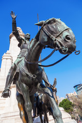Obraz premium Don Quijote Statue auf der Plaza de Espana in Madrid