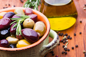 Olives in bowl