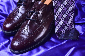 Brown shoes & tie