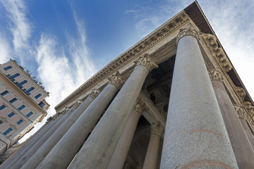 Obraz premium Säulen am Pantheon in Rom, Italien