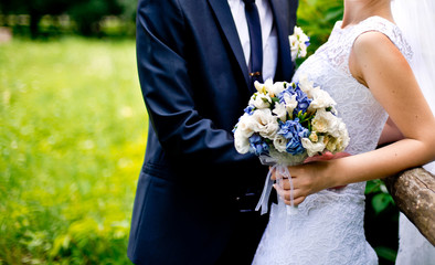 wedding couple and bouquet