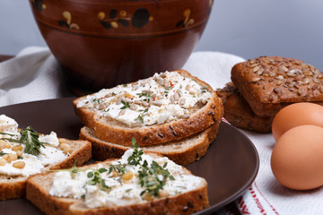 Sandwich with soft cheese