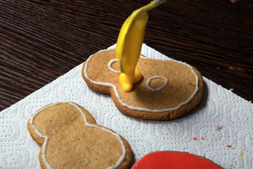 hand-painted ginger cookies