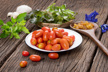 cherry tomatoes