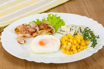 Breakfast with egg and bacon