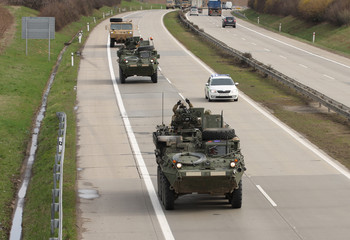 Dragoon Ride - US army convoy drives through Czech Republic