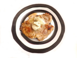 Nackensteaks mit Kräuterbutter