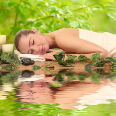 Obraz na płótnie Canvas woman relaxing in a spa