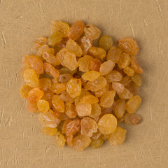 Circle of golden raisins