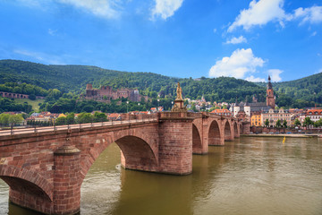 Fototapeta na wymiar Heidelberg city skyline and Alte bridge, Germany