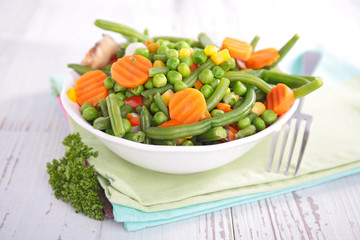 mixed vegetable on bowl