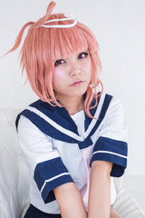 コスプレ衣装の女性