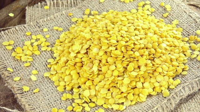 Portion of Yellow Lentils (not loopable)