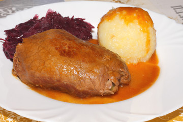 Pferderoulade, Kartoffelkl&ouml;&szlig;e, Rotkraut