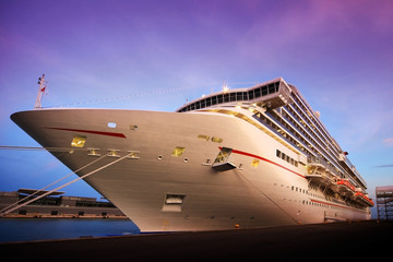 cruise liner