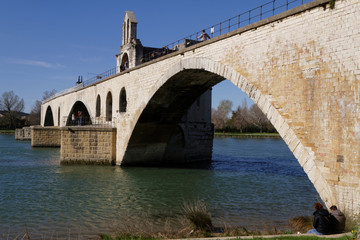 Fototapeta na wymiar Le pont Saint-Benezet