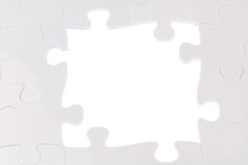 puzzle blanc sur fond blanc