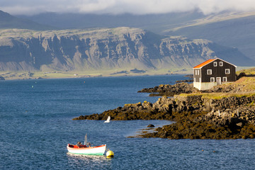 Djupivogur - Icelandic fishing town. - obrazy, fototapety, plakaty