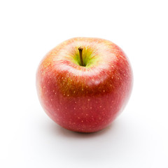 bio apfel vor weiß