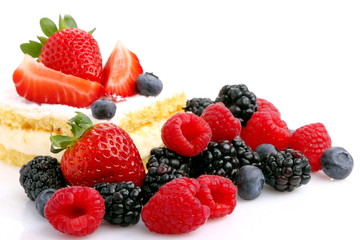 Dessert con frutti di bosco