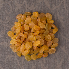 Circle of golden raisins