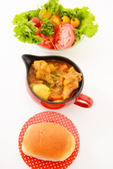 カレーとサラダとパン