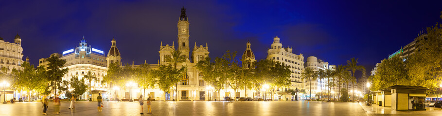 Fototapeta na wymiar Panoramic view of Placa del Ajuntament in night. Valencia