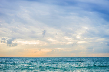 Obraz premium Sunrise over the sea