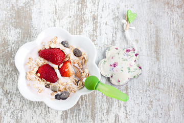 muesli with yogurt and strawberry