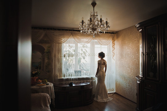 The Bride About A Light Window 2304.