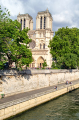 Fototapeta na wymiar Notre Dame Cathedral in Paris