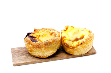 egg tart couple on wood plate