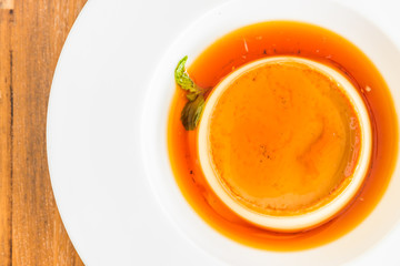 Caramel custard pudding