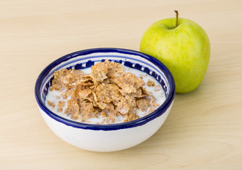 Cornflakes and apple