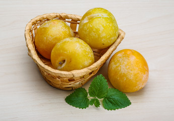 Yellow plums