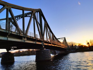 Brücke über Wasserstraße