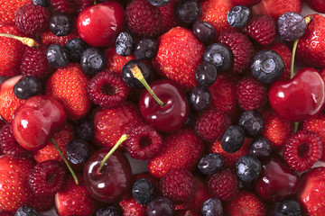 Obraz na płótnie Canvas Mixed berries closeup