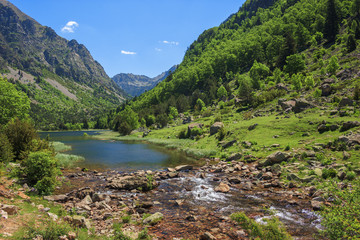Fototapeta premium Panoramic view of lake Llebreta in national park Aiguestortes