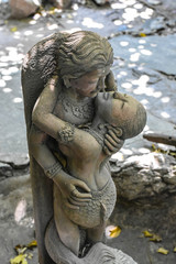 Fototapeta na wymiar Couple lovers sculpture in kissing mood.