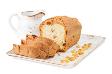 Cake with raisins