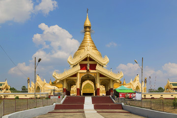 Fototapeta na wymiar Maha Wizara Pagoda, Yangon, Nyanmar