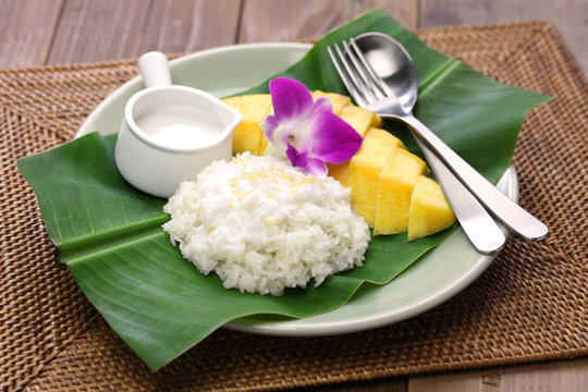 sticky rice with mango, khao niaow ma muang, thai sweet