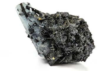 Aquamarinstufe aus Erongo/ Namibia isoliert auf weißem Hintergrund	