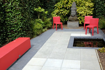Hip garden design / Buddha