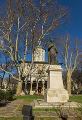 Obraz premium Brancoveanu statue in front of Saint George New Church in Buchar