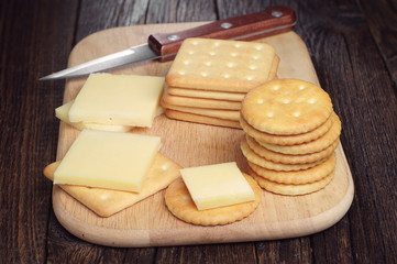 Crackers with cheese