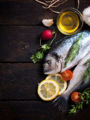 Gilthead fish head and tail